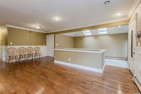 34 Oak Ave, Shirley, NY 11967