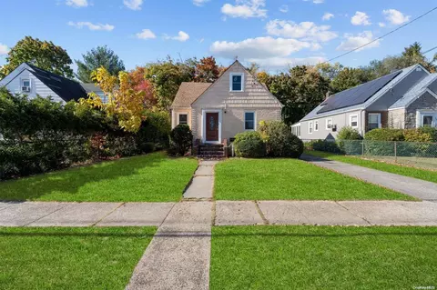 19 Glen Rd, West Hempstead, NY 11552