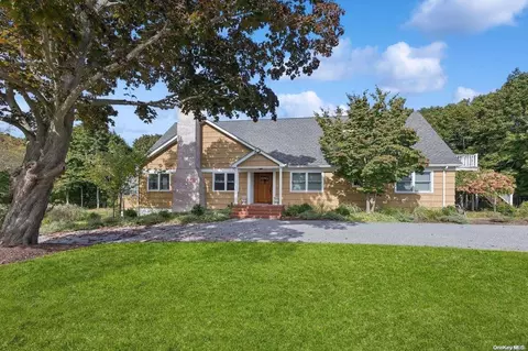 380 Gin Ln, Southold, NY 11971