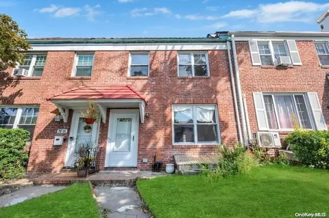75-33 Utopia Pkwy, New York, NY 11366
