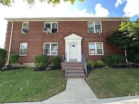 35-18 192 St #3B, Flushing, NY 11358
