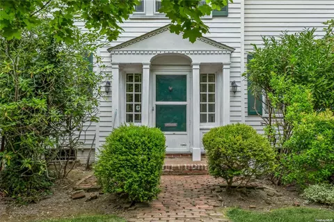 285 Ocean Ave, Lawrence, NY 11559
