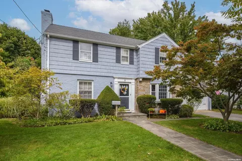 9 Atlanta Ave, North Hempstead, NY 11596