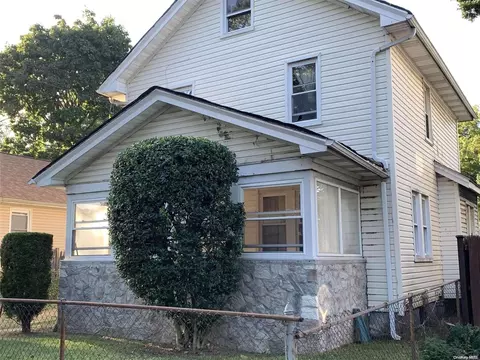 18 W Clinton Ave, Roosevelt, NY 11575