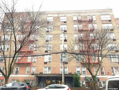 142-20 41st Ave #5H, Flushing, NY 11355