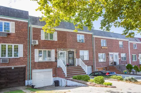 160-68 26th Ave, New York, NY 11358