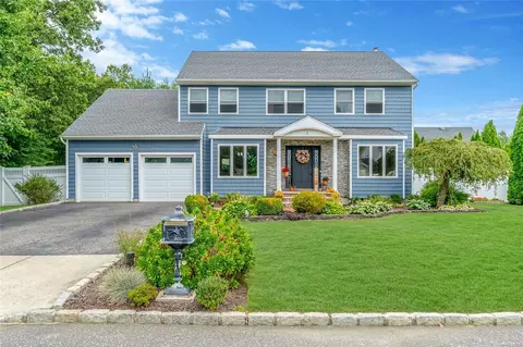 5 Jones Ave, Port Jefferson Station, NY 11776