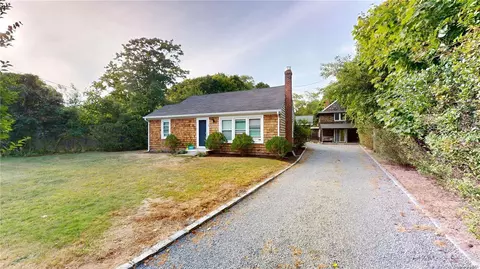 14 Franklin Ave, Westhampton Beach, NY 11978