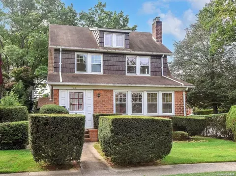 80 Highland Ave, North Hempstead, NY 11050