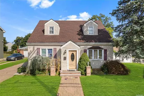 485 Chester St, Uniondale, NY 11553