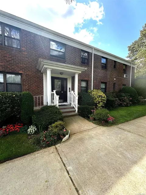 1197 E Broadway #K13, Hewlett, NY 11557