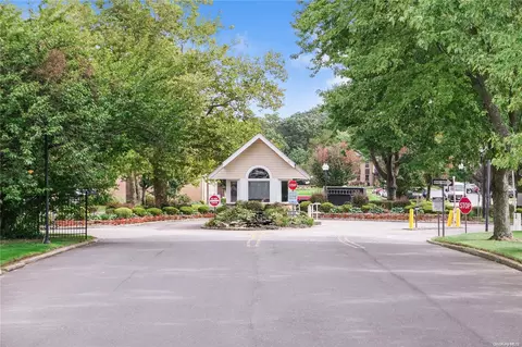 258 Artist Lake Dr #258, Middle Island, NY 11953