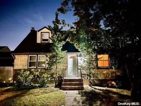 1285 Arlington Ave, Elmont, NY 11003