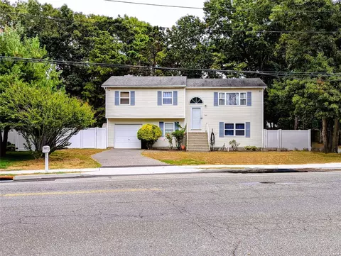 949 Old Town Rd, Coram, NY 11727