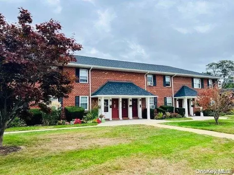 1191 Little Neck Ave #1D, North Bellmore, NY 11710