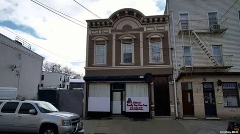 92-08 95th Ave, New York, NY 11416