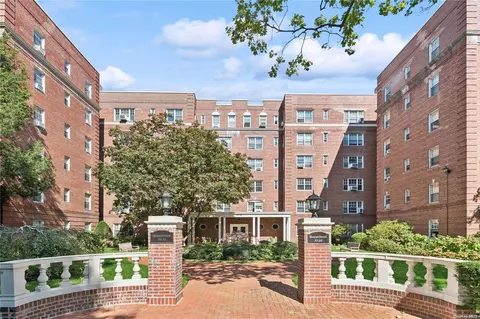 77-35 113 St #2E, Forest Hills, NY 11375