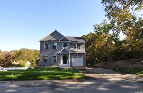 49 Somerset Rd, Rocky Point, NY 11778