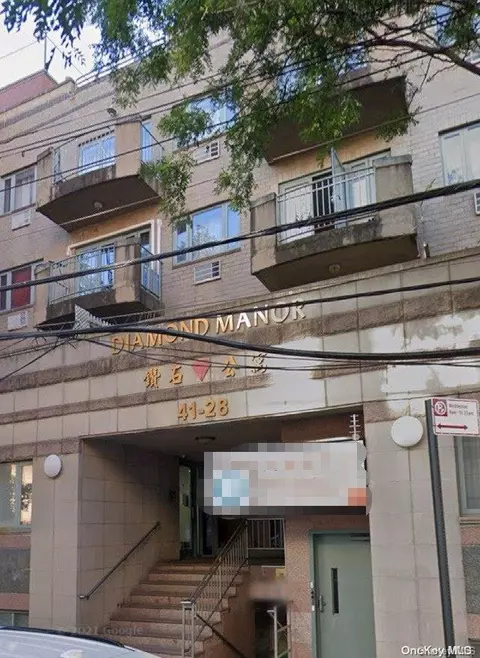 41-28 Haight St #2B, New York, NY 11355