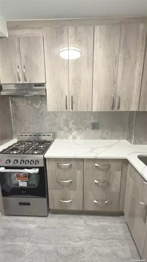 61-15 97th St #7C, New York, NY 11374