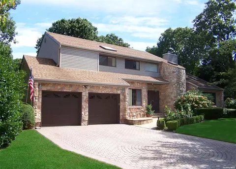 19 Lily Dr, Centereach, NY 11720