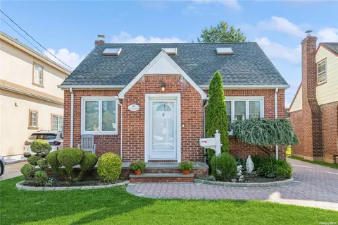 171 Hoffman St, Franklin Square, NY 11010