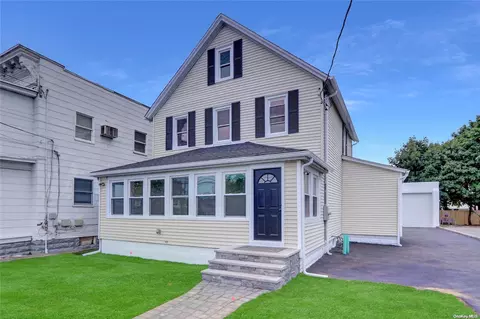182 Eastern Pkwy, Farmingdale, NY 11735