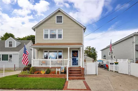 860 Court Rd, Franklin Square, NY 11010