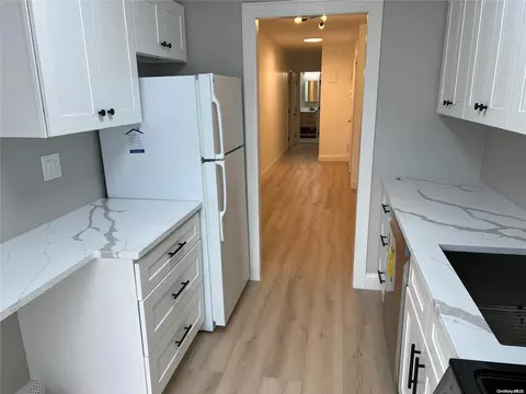 460 Old Town Rd #25B, Port Jefferson Station, NY 11776
