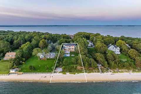 9820 Nassau Point Rd, Cutchogue, NY 11935