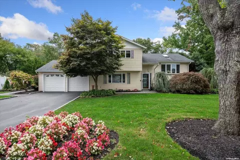 6 Dean St, Port Jefferson Station, NY 11776