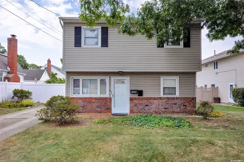 1939 Meadowbrook Rd, South Hempstead, NY 11550