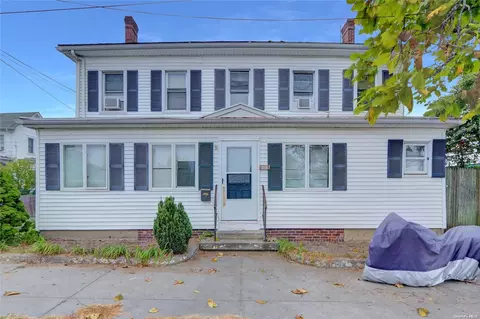 103 Railroad Ave, Patchogue, NY 11772
