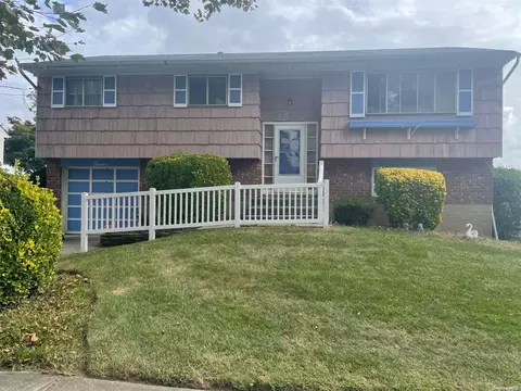 12 Karen Pl, Commack, NY 11725