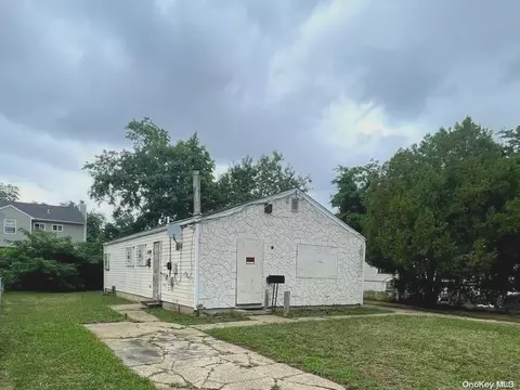 97 Harrison Ave, Amityville, NY 11701