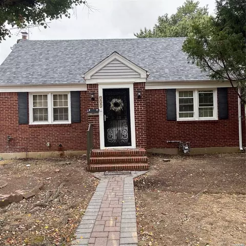 933 Surrey Dr, East Meadow, NY 11554