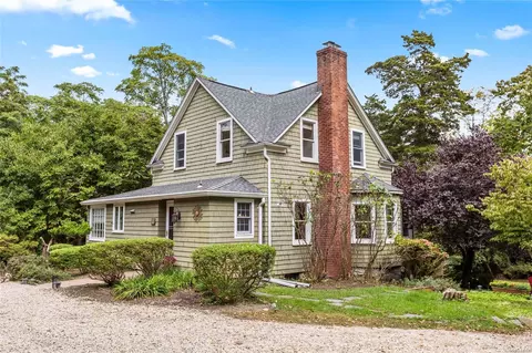 8 Lake St, Setauket, NY 11733