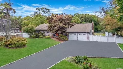 85 Sportsmen St, Central Islip, NY 11722