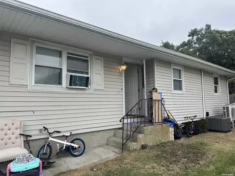849 Provost Ave, Bellport, NY 11713