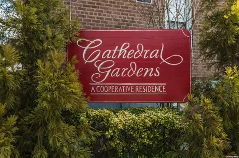 36 Cathedral Ave #1E, Hempstead, NY 11550