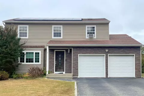 7 Howard St, Selden, NY 11784