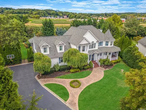 39 Jaynes Way, Wading River, NY 11792