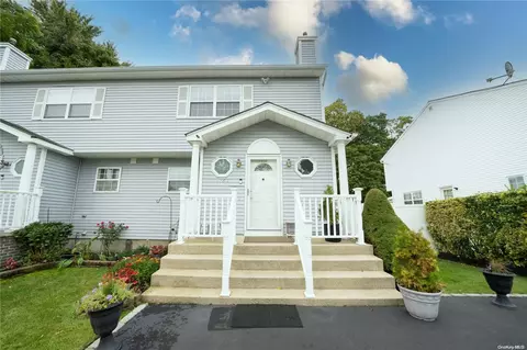 1162 E 3rd Ave, Bay Shore, NY 11706