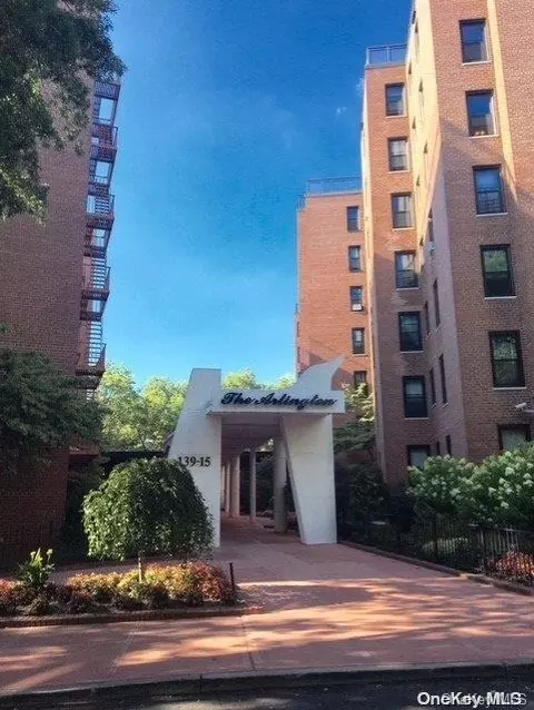 139-15 83 Ave #312, New York, NY 11435
