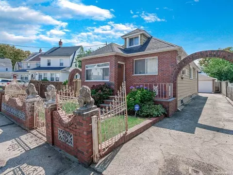 247-20 88th Rd, New York, NY 11426