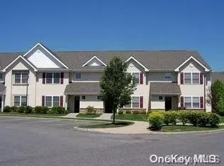 104 Morley Cir #., Melville, NY 11747