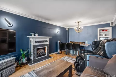 25-15 Union St #3E, Flushing, NY 11354
