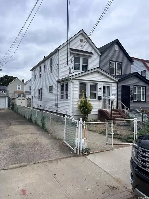 118-09 203rd St, New York, NY 11412