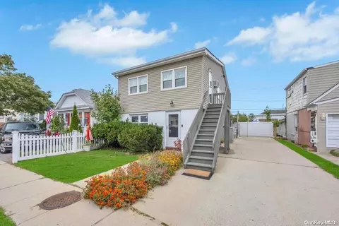 185 Quebec Rd, Island Park, NY 11558