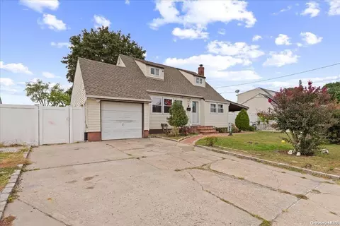 415 Elmore St, Central Islip, NY 11722